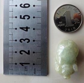【终身保真 工厂自销 】 纯天然缅甸A货翡翠 小猪吊坠挂件 糯冰种 手工雕刻精品 【 赠送证书 】 支持全国权威机构复检 , 如假终身包退,假一赔十。同样种水的商场售价都在五百元以上,限量特价起拍,雕刻手工钱都不够 编号:62